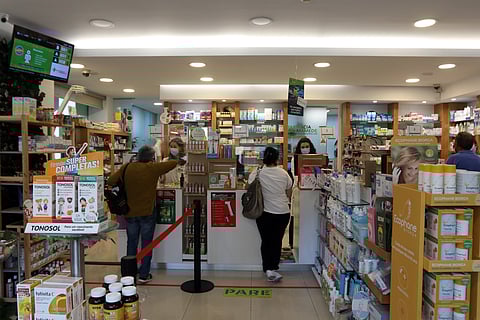 Despacho que Governo preparou, setor farmacêutico não integra composição do grupo de trabalho que iria definir Reserva Nacional Estratégica, mas bastonário defende que deveria estar.
