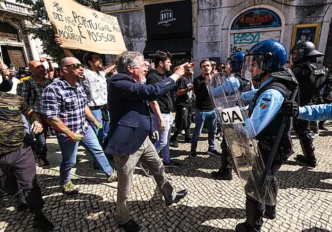 Polícias foram insultados por manifestantes do Ergue-te e do 1143.