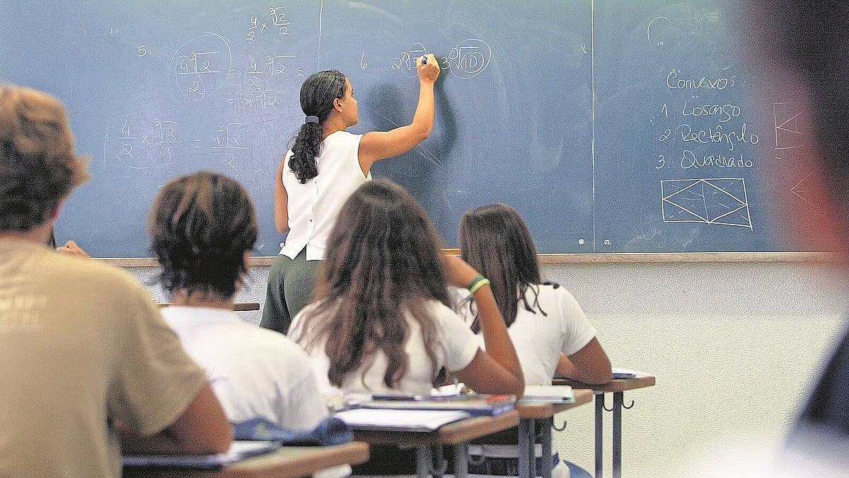 Fenprof criticises mandatory registration of summaries; Government says it needs 'reliable data' for management