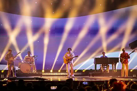 Atuação dos Napa na final da Eurovisão, em Basileia