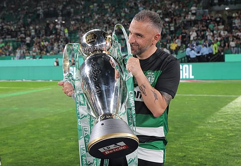 Rui Borges com o troféu de campeão nacional 2024/25.