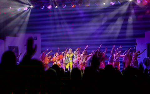 'Mamma Mia!': um espetáculo que convida o público a cantar em conjunto   