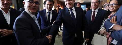 Marco Galinha, principal acionista do Global Media Group, cumprimenta João Gante Gonçalves, presidente do Conselho de Administração da Caixa de Crédito Agrícola de Pombal