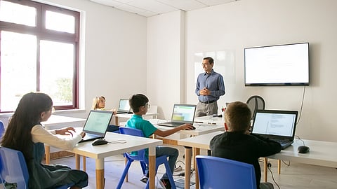 A nova associação vai promover estudos sobre o bem-estar social na era da Inteligência Artificial, com especial enfoque nos adolescentes e jovens.