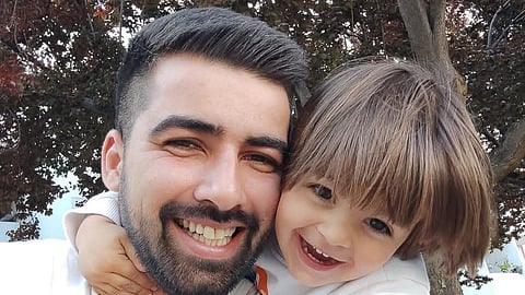 Luís Ribeiro, diagnosticado com esclerose múltipla depois de dez anos a apresentar sintomas, e o filho Salvador.