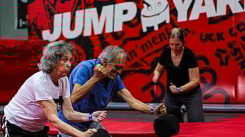 Feliz Esteves (esq.) e Luís Leiria durante a sessão nos trampolins.