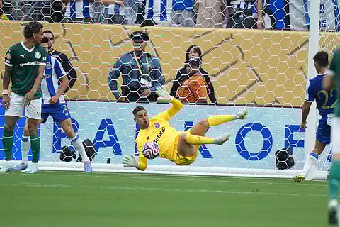 Cláudio Ramos evitou o golo do Palmeiras por várias vezes.