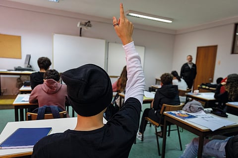 Ano letivo 2024-2025: média semanal de 30 mil alunos sem professor