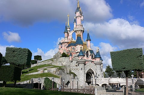 Polícia chamada à Disneyland Paris por causa de casamento encenado de criança