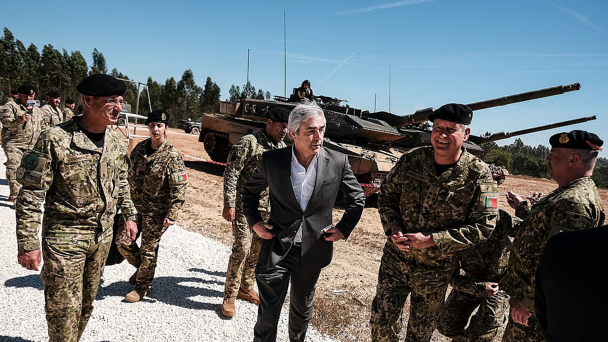Ministro da Defesa pede parecer à PGR sobre construções ilegais junto a depósito de munições da NATO