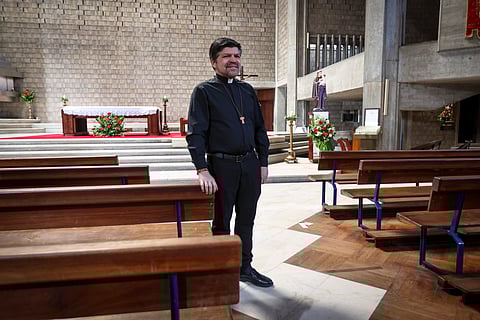 Leonardo Donelles é o primeiro sacerdote do Brasil a dirigir a Paróquia do Sagrado Coração de Jesus.
