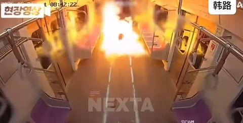 Homem de 67 anos incendeia carruagem de metro na Coreia do Sul. Quase 30 pessoas ficaram feridas (com vídeo)