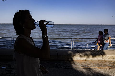 Hidratação será de suma importância nos próximos dias.