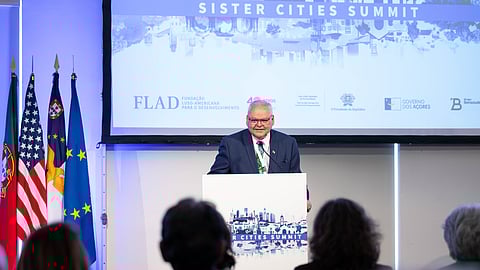 “É importante que o português seja visto como uma terceira língua para os hispânicos nos EUA”