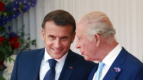 Macron e Carlos III.