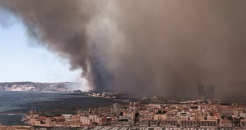 Aeroporto de Marselha fechado devido a incêndios no sul da França (com vídeos)