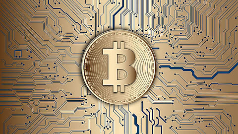 Bitcoin atinge novo máximo histórico de mais de 117 mil dólares