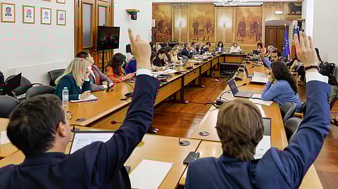 Em votação esteve uma proposta de lei do Governo e alterações requeridas pelo Chega, que incidem sobre matérias como reagrupamento familiar e tempos de permanência legal em território nacional.
