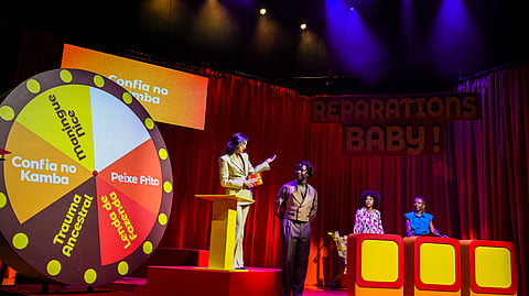 Cena da peça de teatro 'Reparations Baby!'