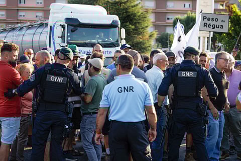 Viticultores bloqueiam ponte da Régua para alertar para a crise no Douro