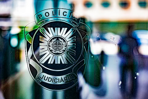 Detido homem suspeito de violar rapaz de 13 anos em estabelecimento comercial de Torres Vedras