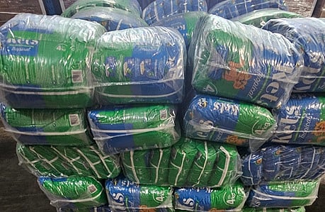 Mais de 200 quilos de cocaína escondidos em areia para gatos. PJ deteve dois suspeitos