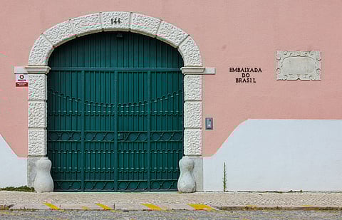 Casos de documentação não podem ser resolvidos pela embaixada.