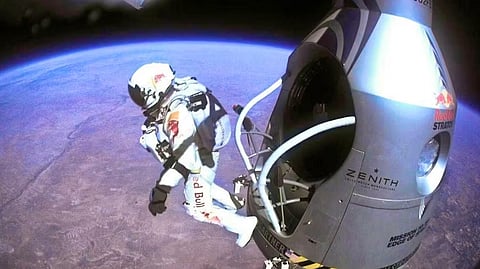 Morreu Felix Baumgartner, paraquedista que ficou famoso por ter saltado desde a estratosfera. Tinha 56 anos