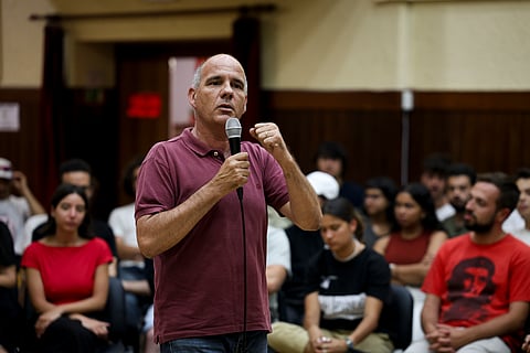 Líder do PCP participou de uma reunião da Juventude Comunista Portuguesa (JCP) na Amora, município do Seixal.
