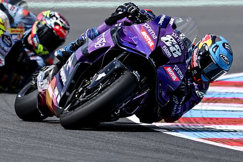 Oliveira, que largou do 17.º lugar, mas chegou a rodar na 13.ª posição, cortou a meta a 27,640 segundos de Márquez.