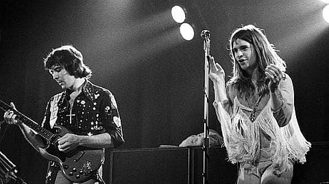 Ao lado de Tony Iommi (esq.), Ozzy liderou os Black Sabbath.