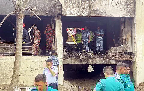 Novo balanço aponta para pelo menos 31 mortos em queda de avião sobre centro educativo no Bangladesh