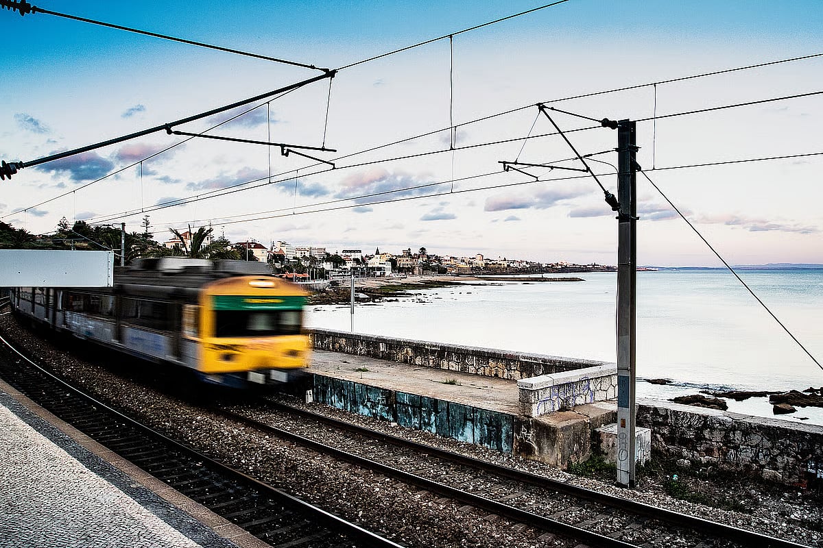 Cascais Line trains reduced Friday and early Saturday
