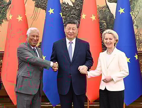 António Costa, Xi Jinping e Ursula von der Leyen.