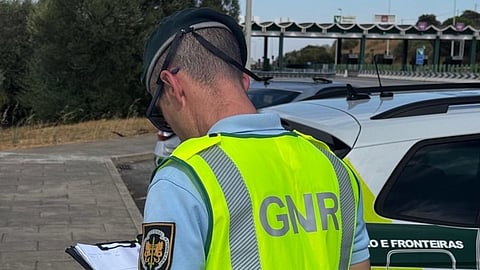 dn%2F2025-07-27%2Fvwwx4kwe%2FGNR-UCCF-%E2%80%93-Tre%CC%82s-detidos-por-permane%CC%82ncia-ilegal-em-territo%CC%81rio-nacional Fiscalizações: GNR detém imigrantes notificados para abandonar o país