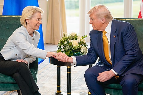 Ursula von der Leyen e Donald Trump.