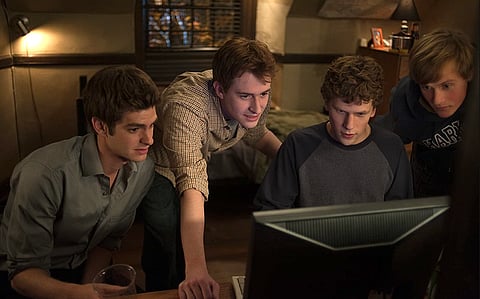 A Rede Social (2010), ou o nascimento do Facebook visto por David Fincher.