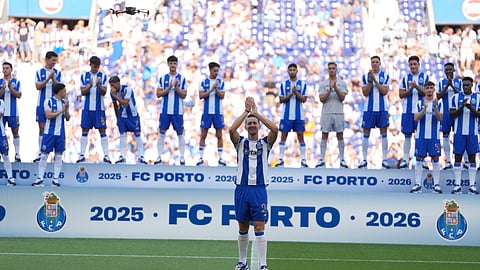FC Porto anuncia avançado Luuk de Jong antes do jogo de apresentação aos sócios