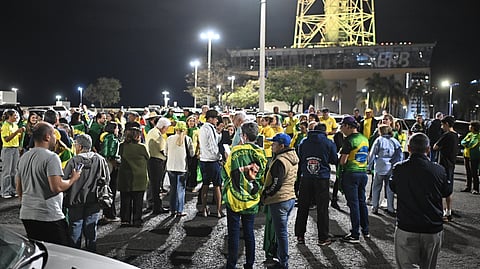 Apoiantes de Bolsonaro saíram às ruas após se ficar a saber que ex-presidente ficava em prisão domiciliária. 