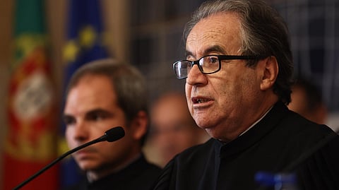 O presidente do Tribunal Constitucional, José Abrantes, a dar conta da decisão aos jornalistas.