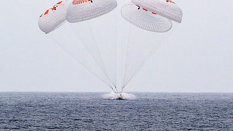 Tripulação que foi "resgatar" astronautas retidos na Estação Espacial Internacional regressou à Terra 