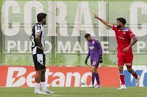 Jogador do Gil Vicente Pablo Felipe festeja o primeiro golo da partida