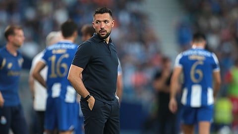 Francesco Farioli, treinador do FC Porto, soma quatro vitórias em quatro jogos na Liga e lidera islado o campeonato.