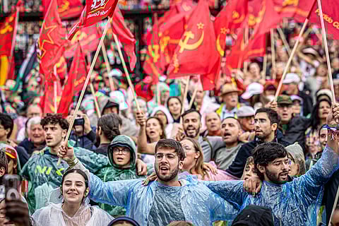 A Festa do Avante! decorre sempre no primeiro fim de semana de setembro. Desde 1990 que tem lugar na Quinta da Atalaia, no Seixal.