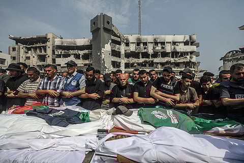 Centenas participaram no funeral dos jornalistas.