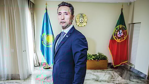 Jean Galiev: “Renunciámos voluntariamente ao quarto maior arsenal nuclear do mundo”