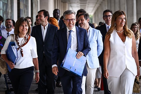 Autarca em busca de reeleição chegou ao Palácio de Justiça com a ex-ministra Margarida Mano e Joana Baptista, atual vereadora da Câmara de Oeiras. 