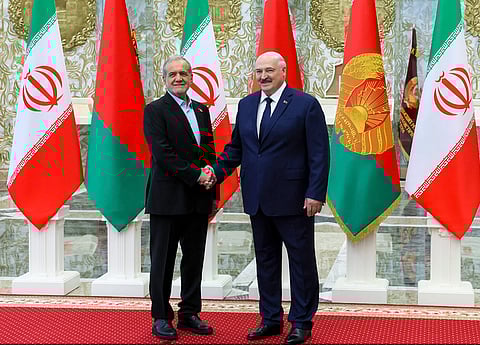 O presidente do Irão, Masoud Pezeshkian, foi recebido em Minsk pelo seu homólogo bielorrusso, Aleksandr Lukashenko.