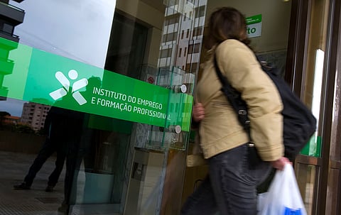 Número de desempregados inscritos nos centros de emprego cai 4% em julho