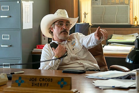 Joaquin Phoenix: um xerife em tempos de covid-19.